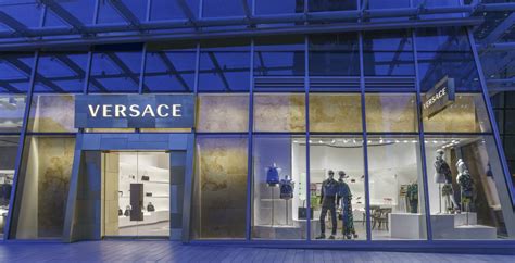 versace thurlow|Vancouver Versace Boutique .